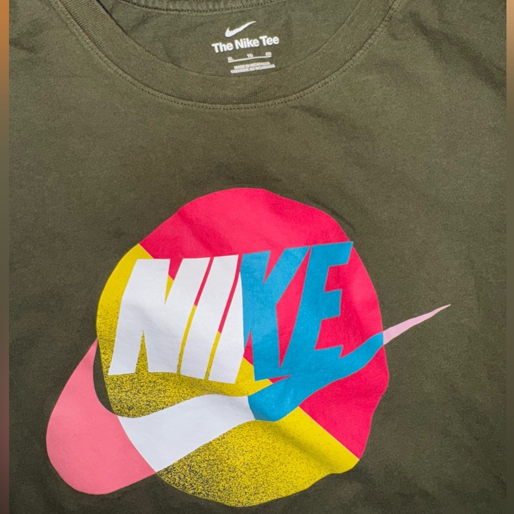 Men’s Nike T-Shirt - Picture 3 of 3